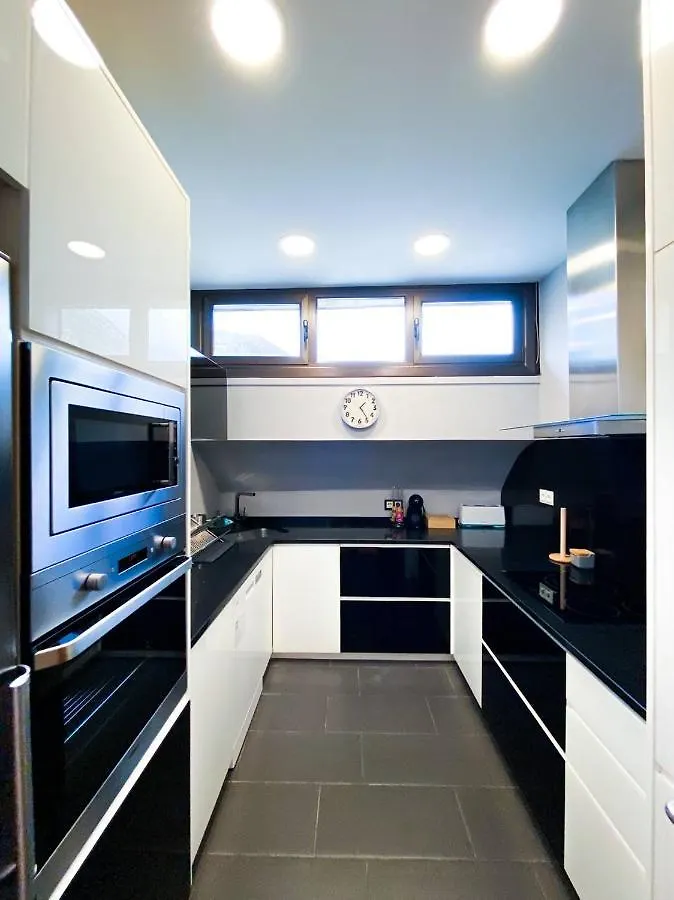 Appartement Elegante Atico Encamp - Free Parking Wifi Smarttv - Con Altillo Y 2 Banos Completos! L By Bonesvacances